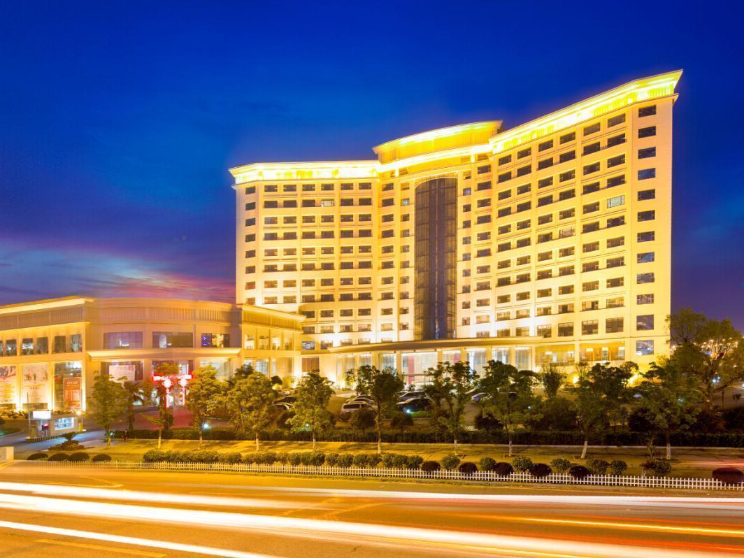 The Grand Plaza Hotel Ji'an  Buitenkant foto
