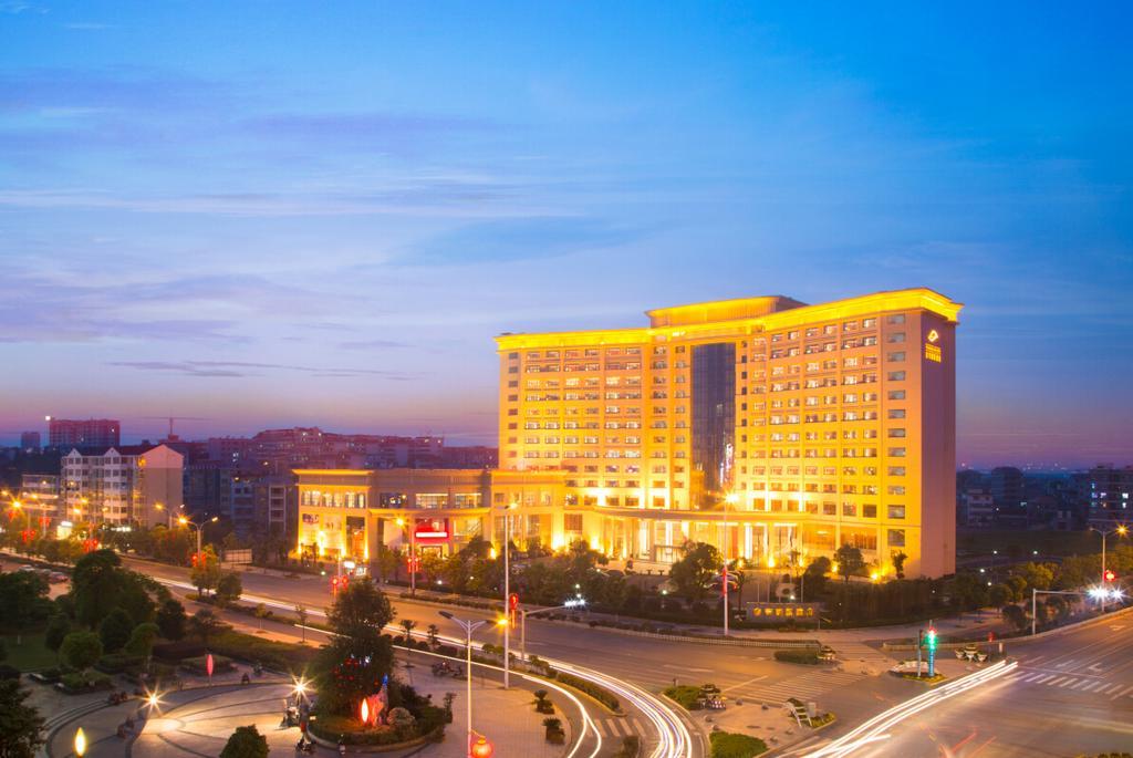 The Grand Plaza Hotel Ji'an  Buitenkant foto